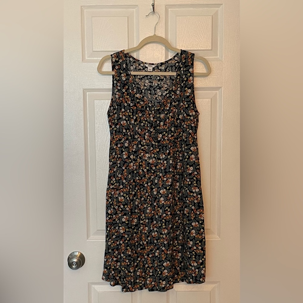 Floral Flowy Summer Dress with Pockets! Size Small